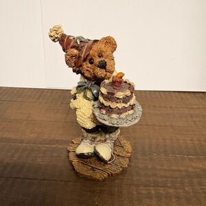 Boyds Bears Brown and Cream Figurine with Cake